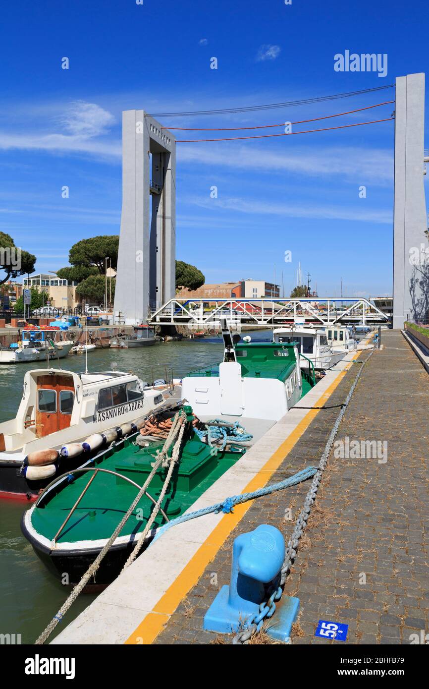 Pont de Giugno, Port de Fiumicino, Rome, Italie, Europe Banque D'Images