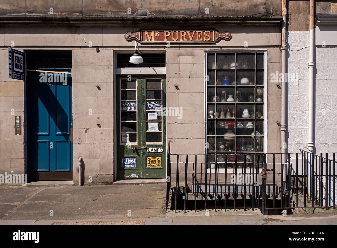 M. Purves Lamp Emporium dans St Stephen Street, Stockbridge, Édimbourg, Écosse, Royaume-Uni. Banque D'Images
