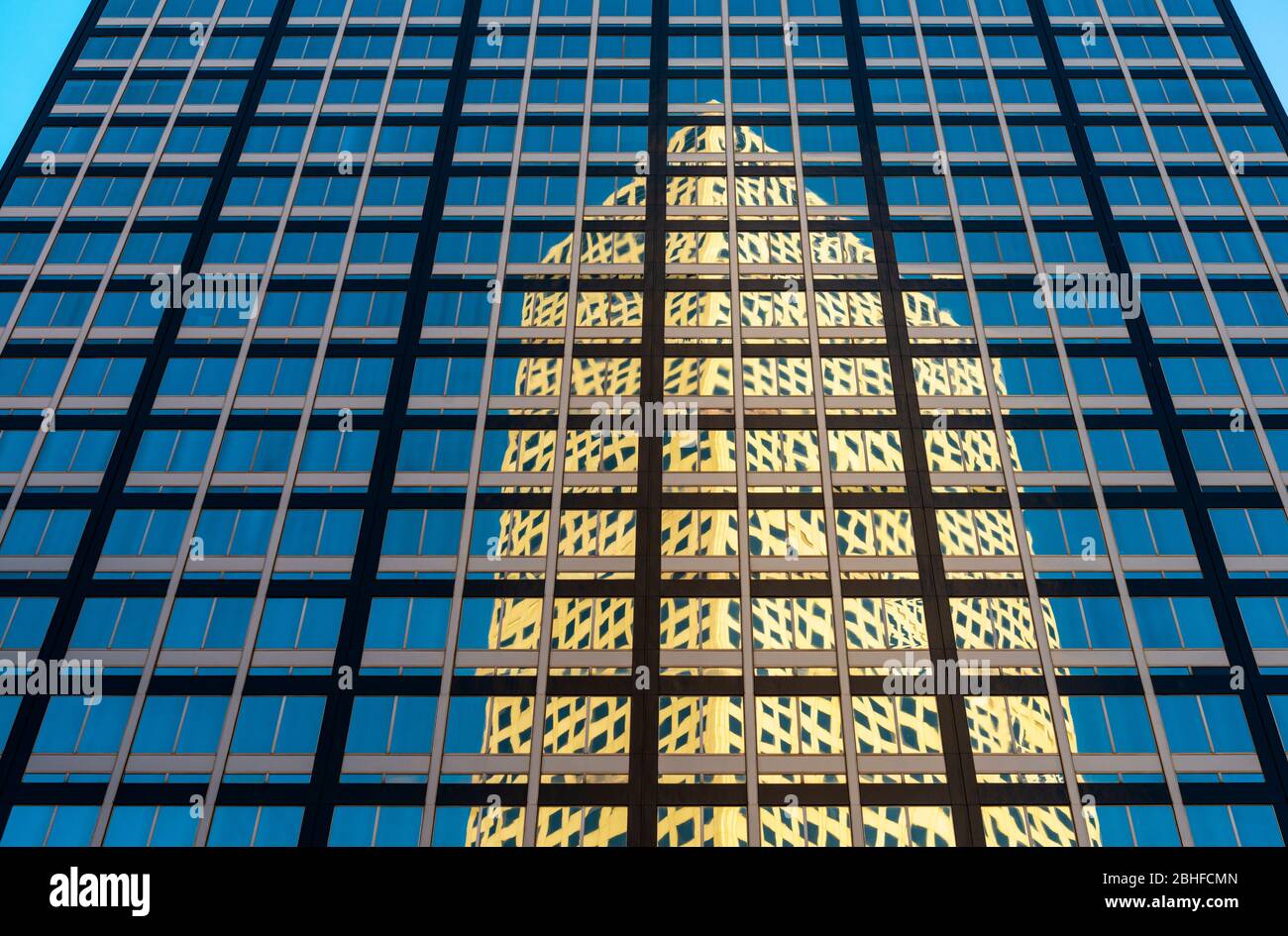 Réflexion gratte-ciel dans le quartier financier et commercial de Denver, Colorado, États-Unis d'Amérique (USA). Banque D'Images