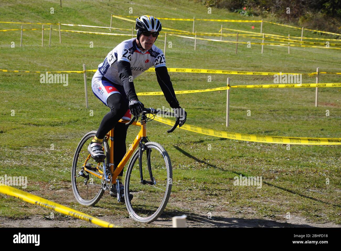 Toronto, Ontario / Canada - 17 octobre 2009 : vélo sur piste cyclaross professionnelle en descente. Banque D'Images