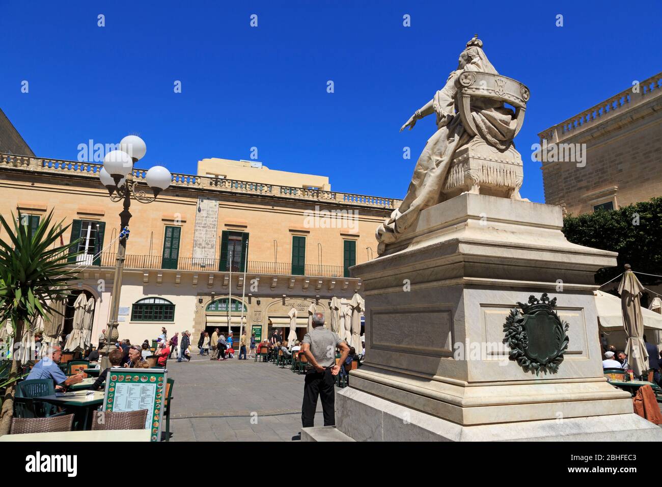 Statue de la reine Victoria, place de la République, Valletta, Malte, Europe Banque D'Images