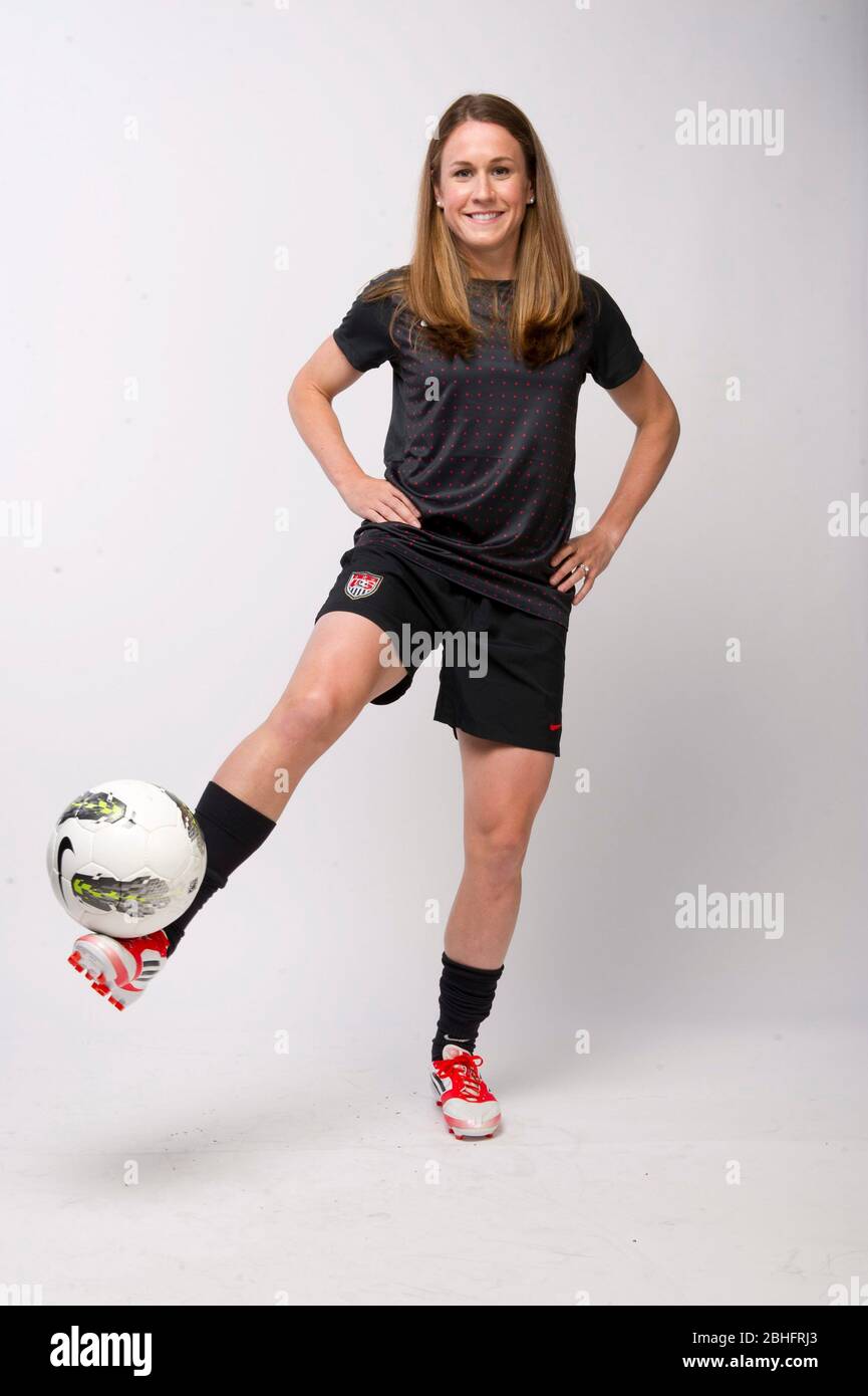 Heather O'Reilly, star du football olympique, pose lors du Team USA Media Summit à Dallas, au Texas, avant les Jeux Olympiques de Londres en 2012. 14 mai 2012 ©Bob Daemmrich Banque D'Images