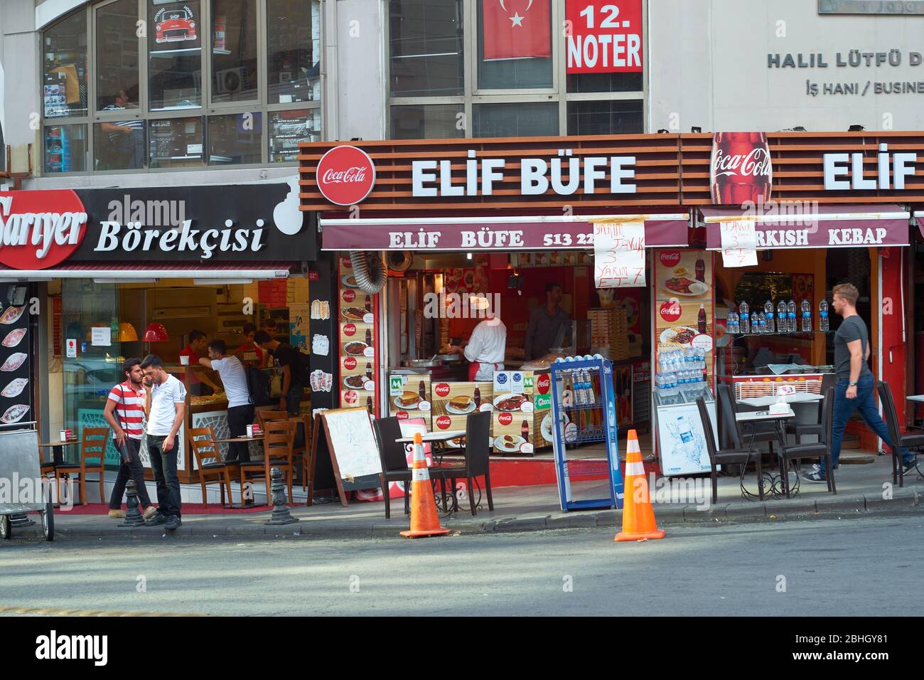 Istanbul, Turquie - 21 septembre 2017:vue sur certains des innombrables restaurants Fast-food de la ville Banque D'Images