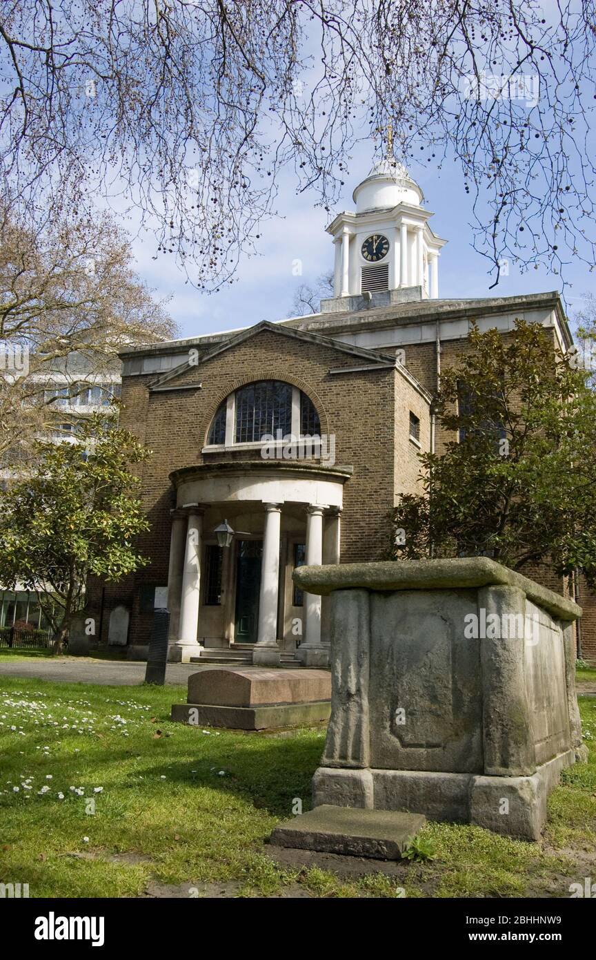 La petite église géorgienne de St Mary à Paddington, dans l'ouest de Londres. Banque D'Images