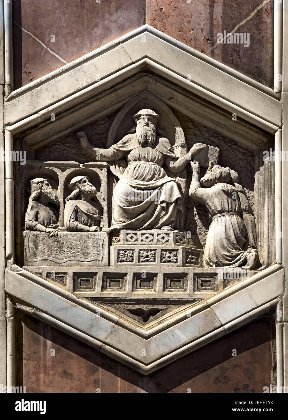 Phoroneus, inventeur du droit : Nino Pisano, 1334-36. [Phoroneus était soupçonné d'avoir arbitré un différend entre Héra et Poséidon. ] Pisano 1290 - 1348 est l'architecte et sculpteur atelier a commencé à propos de 1336 avec les reliefs de l'Hôtel Campanile la Cattedrale di Santa Maria del Fiore de Florence - Florence Italie Cathédrale de Sainte Marie de la fleur 1336 Florence Italie Banque D'Images