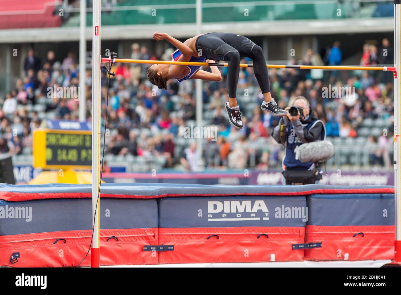 BIRMINGHAM, ANGLETERRE -Morgan Lake, vainqueur de la finale du saut à la hauteur des femmes lors des Championnats d'athlétisme britanniques au stade Alexander à Birmingham le samedi 25 juin 2016. (Crédit: Toyin Oshodi | MI News) Banque D'Images