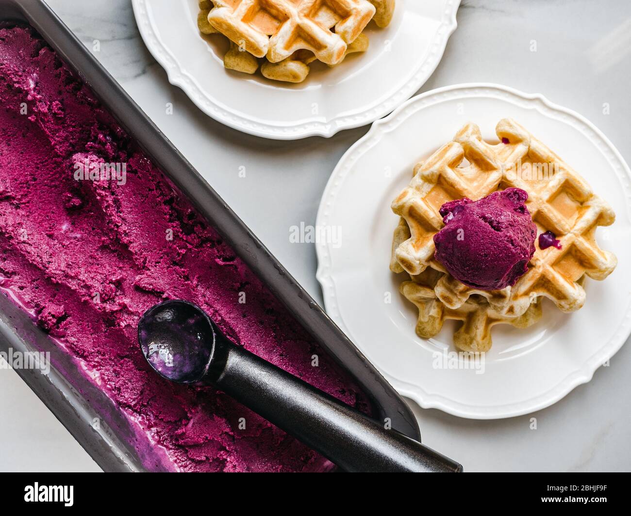 Glace et gaufres parfumées. Gros plan Banque D'Images