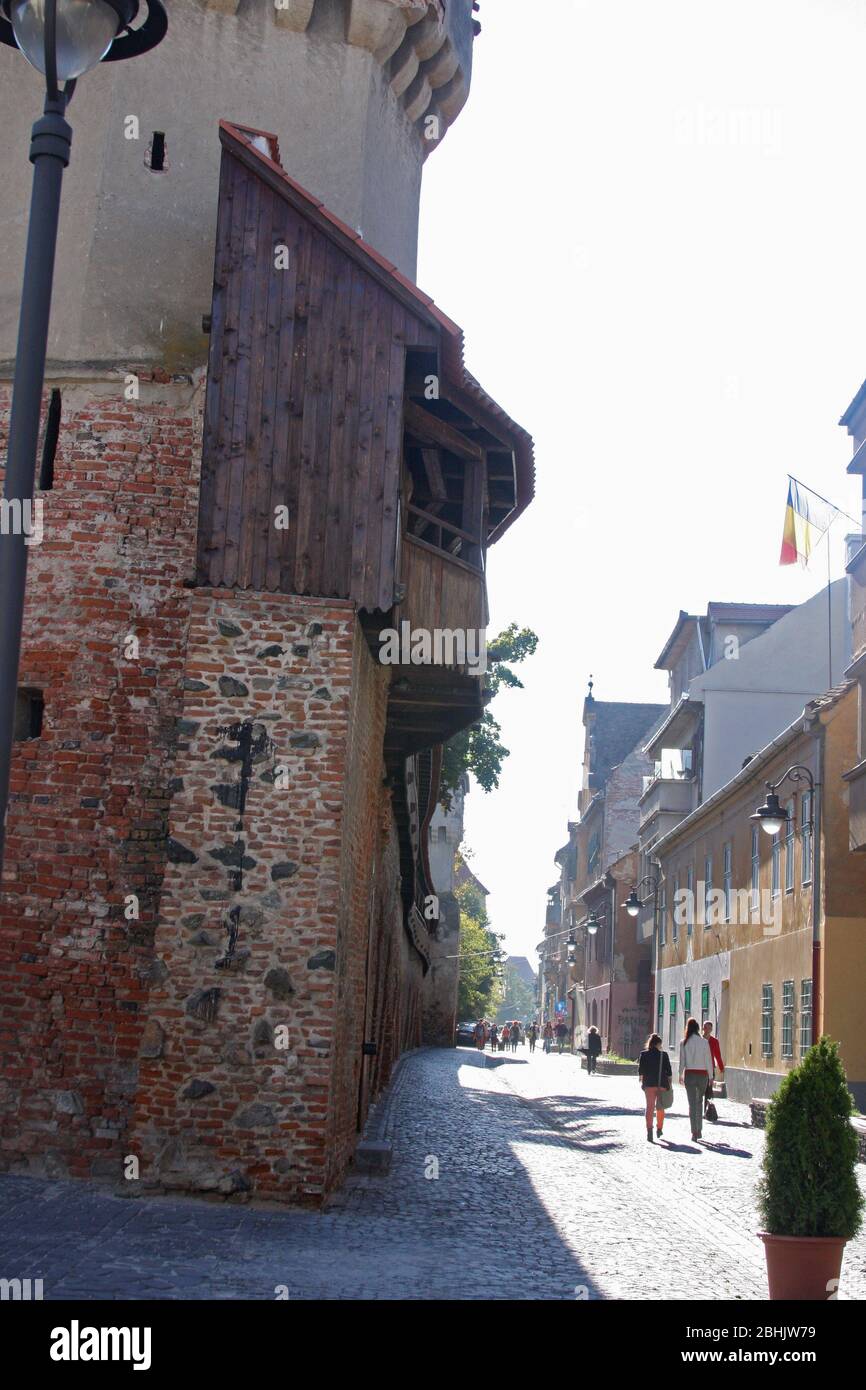 La tour des charpentiers du XIIIe siècle, qui fait partie du système de fortification autour de la vieille ville de Sibiu, Roumanie Banque D'Images