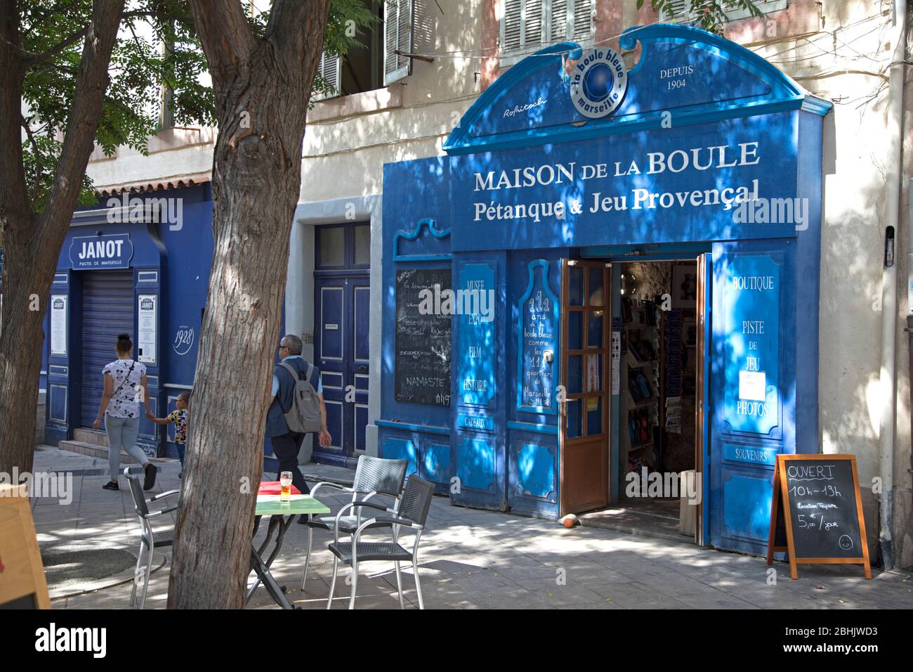 La Maison de la Boule à la place des 13 Cantons au coeur du quartier du  Panier de Marseille Photo Stock - Alamy