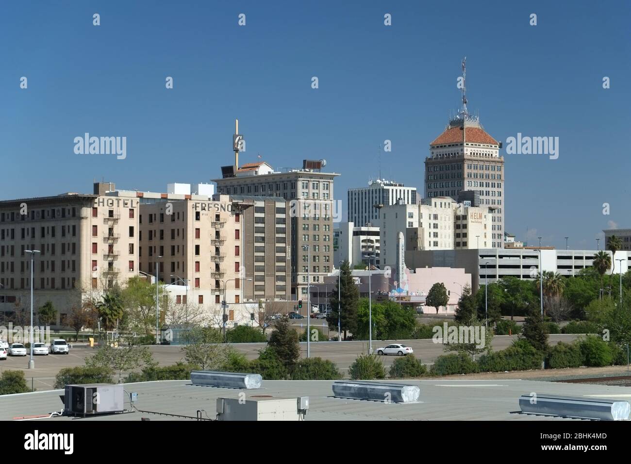 Vue sur les tours du centre-ville de Fresno, Californie Banque D'Images