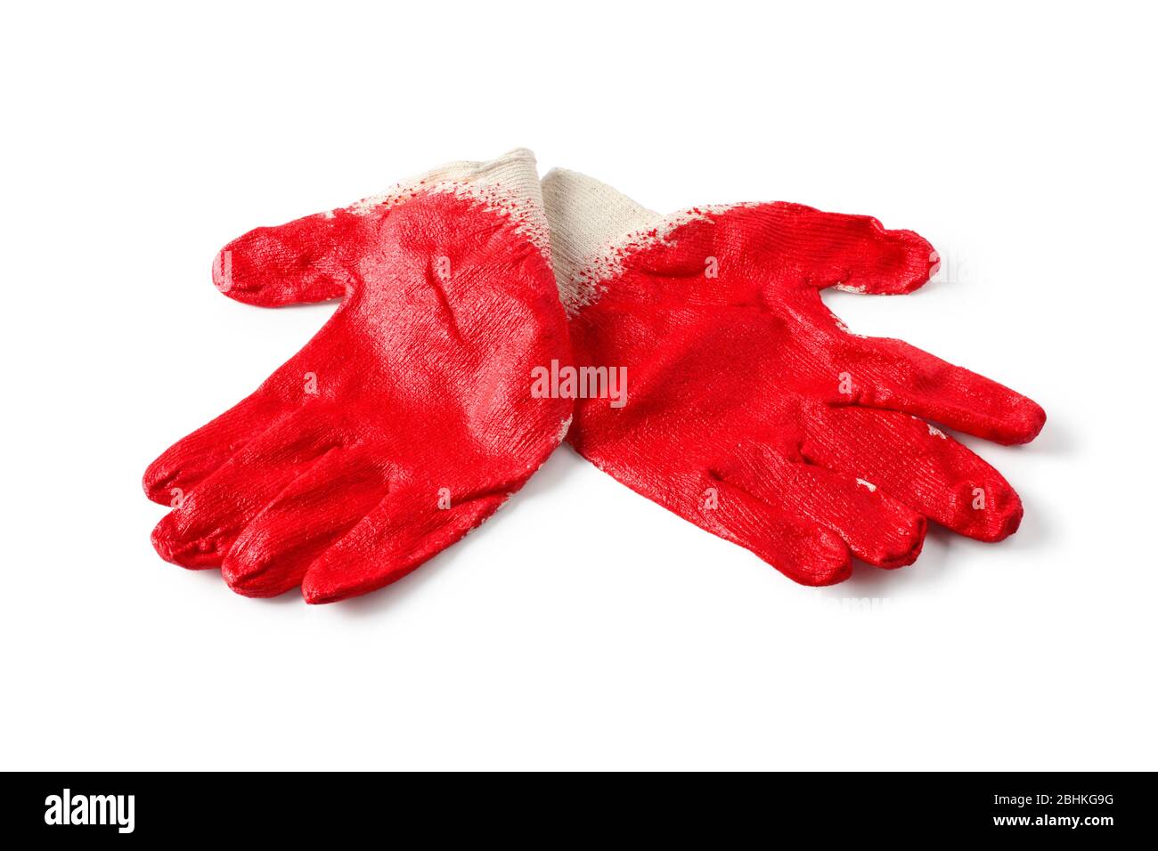 Gants de travail rouge caoutchoutés isolés sur fond blanc Banque D'Images
