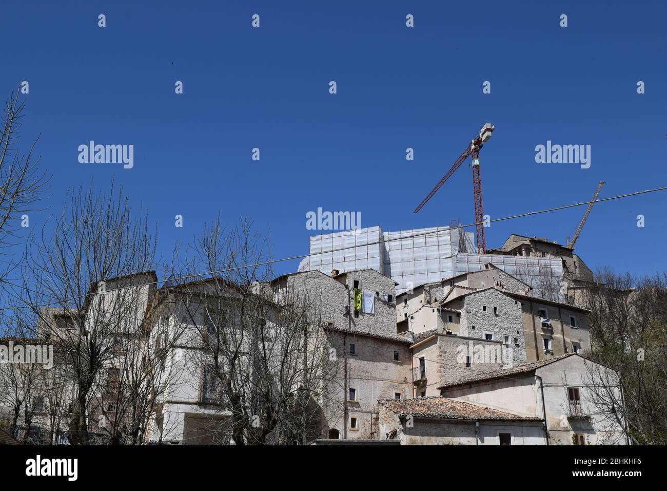 Reconstruction de bâtiments à Santo Stefano di Sessanio, ancien village médiéval à Abruzzo, Italie Banque D'Images