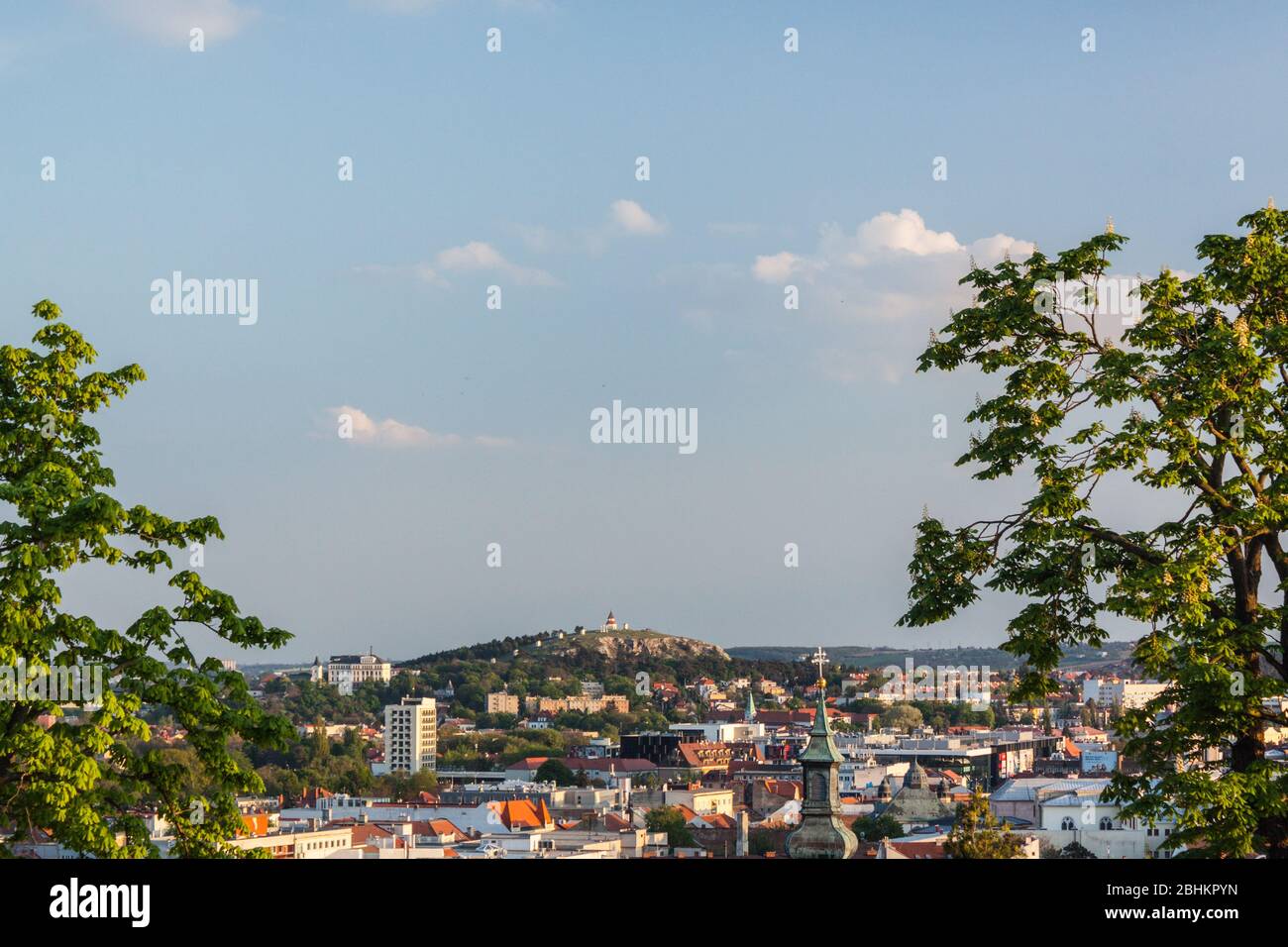 26.04.2015 NITRA SLOVAQUIE VUE SUR NITRA VILLE ET CALVAIRE DE CASTLE HILL Banque D'Images