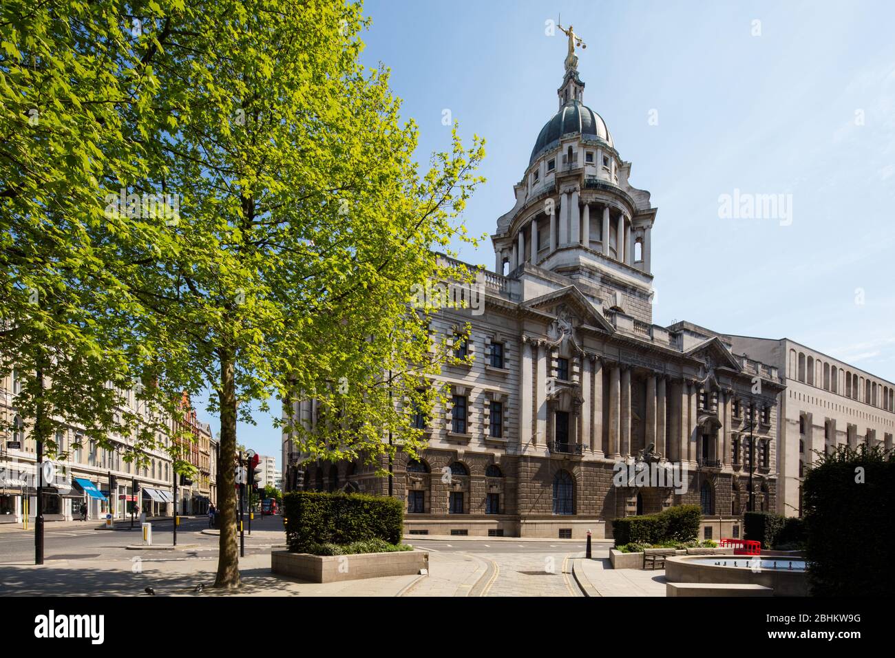 Old Bailey, GV General View, vue en été, lumière du soleil, Londres, Angleterre, Royaume-Uni Banque D'Images