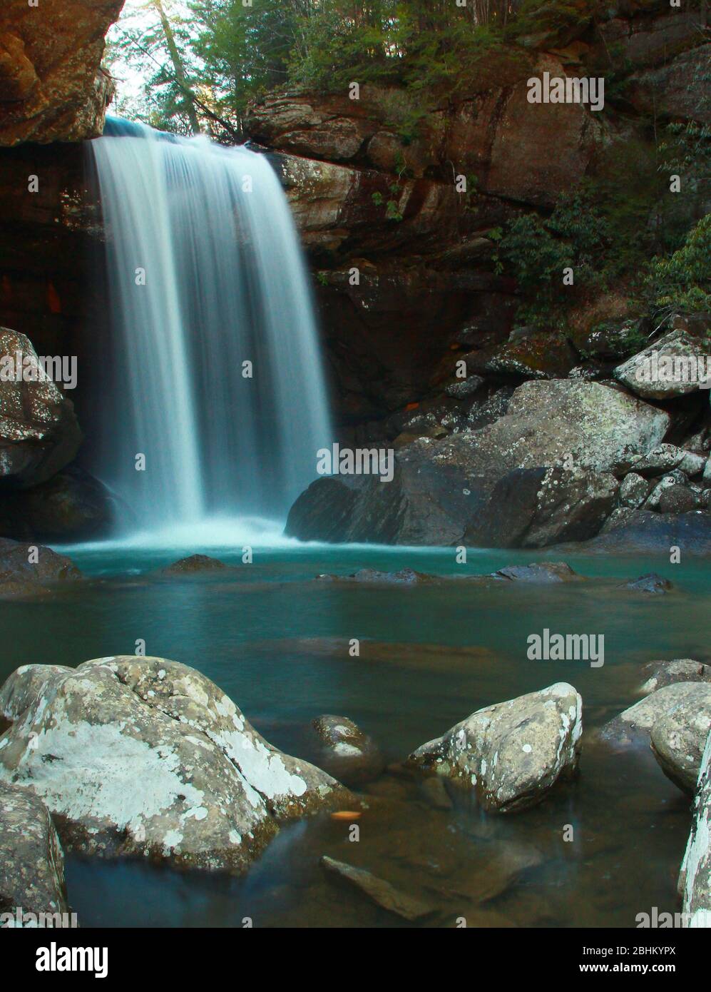 Eagle Falls dans le parc national des chutes de Cumberland à la fin de l'automne Banque D'Images