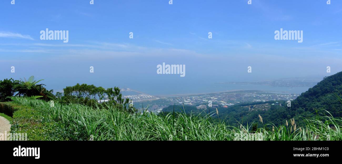 Vue panoramique sur le paysage urbain du district de Tamsui à Taipei, Taiwan Banque D'Images