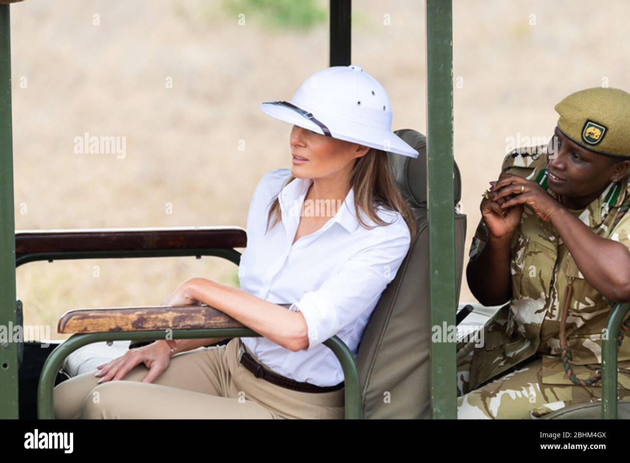 Afrique. 05 octobre 2018. First Lady Melania Trump participe à une excursion safari avec Nelly Palmeris, directrice générale du parc national de Nairobi, vendredi 5 octobre 2018, au parc national de Nairobi à Nairobi, Kenya personnes: First Lady Melania Trump Credit: Storms Media Group/Alay Live News Banque D'Images
