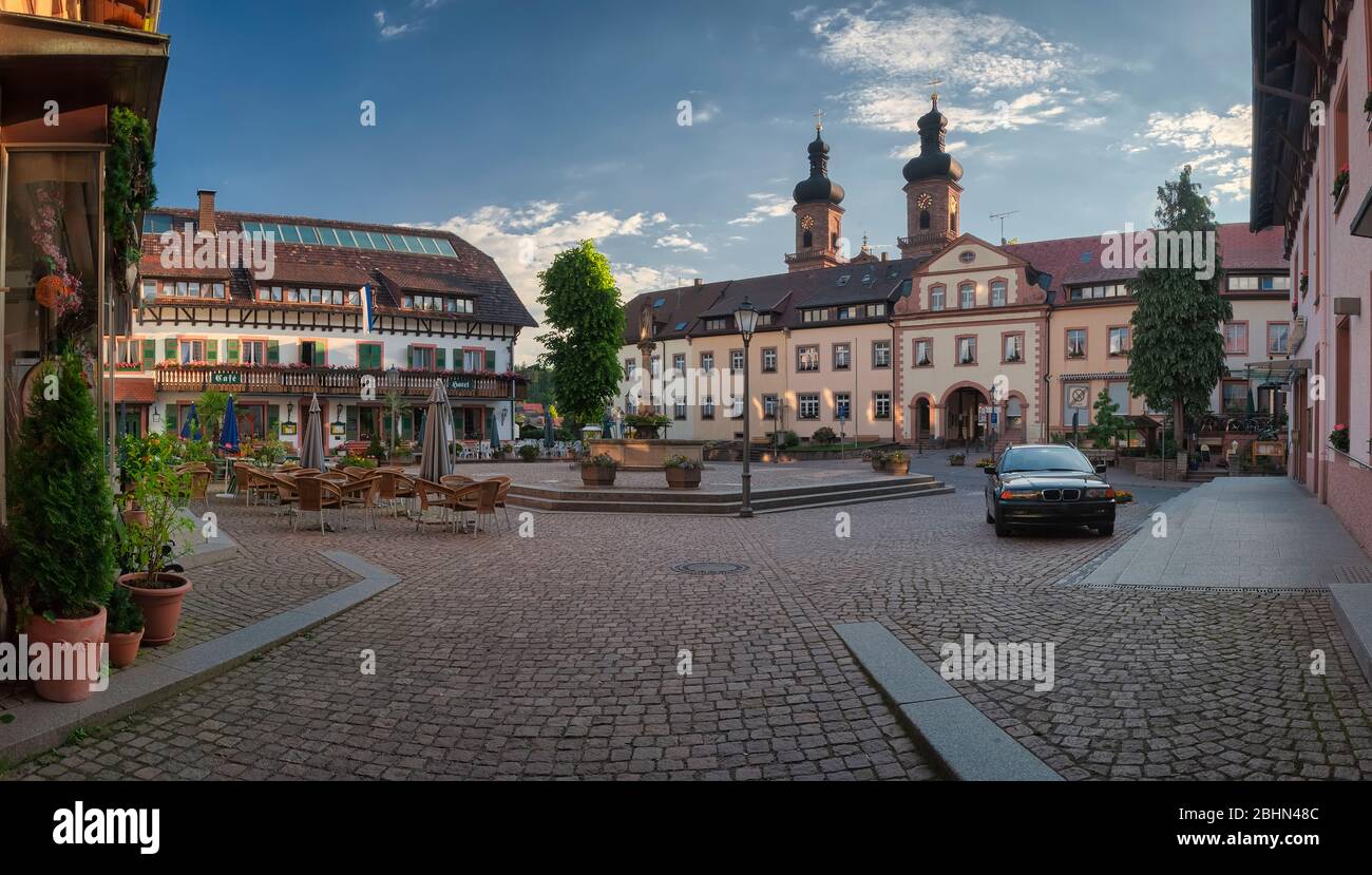 Saint-Pierre avec église abbatiale, Allemagne, Bade-Wurtemberg, Forêt Noire. Banque D'Images