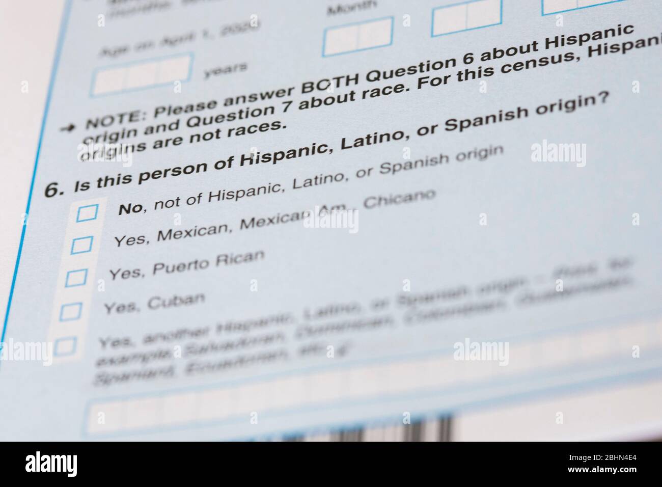 Une photographie de la question du questionnaire du recensement de 2020 des États-Unis sur l'origine hispanique, latino-américaine ou espagnole. Banque D'Images