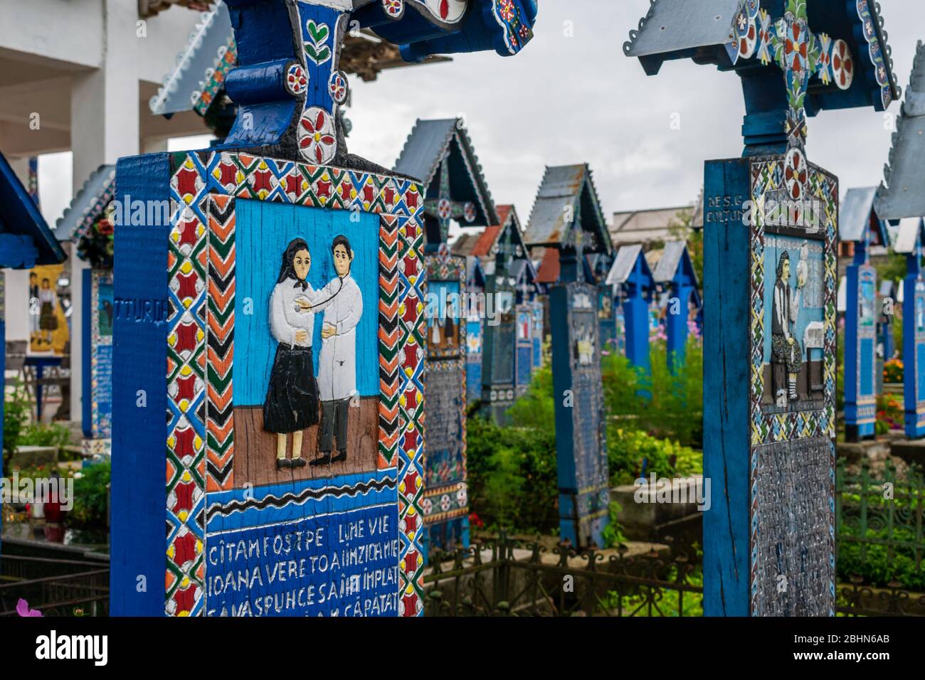 Le Cimetière Joyeux de Sapata, Maramures, Roumanie Banque D'Images