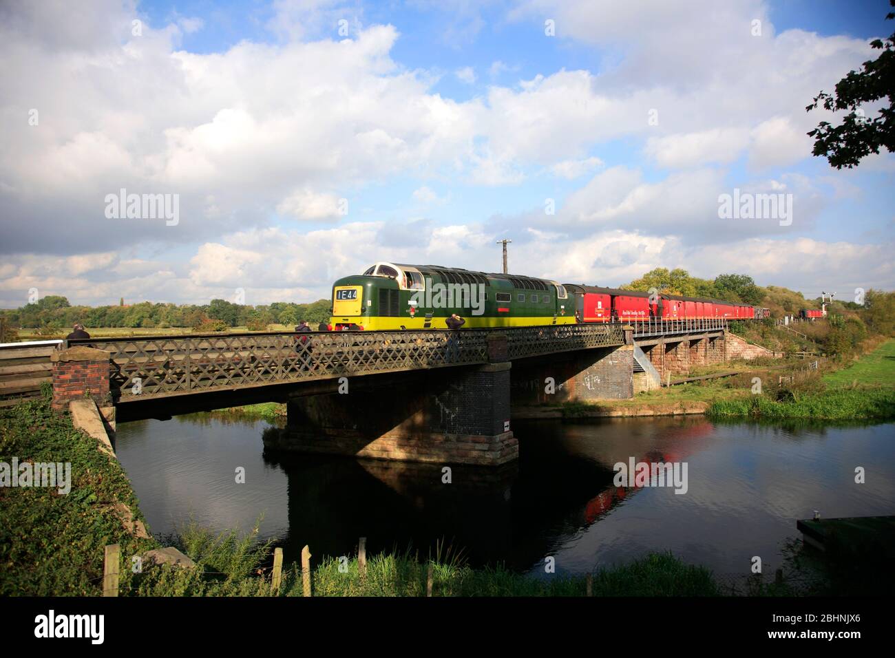 Locomotive Deltic de classe préservée D9009 à Nene Valley Railway, Wansford Station, Peterborough, Cambridgeshire, Angleterre Banque D'Images