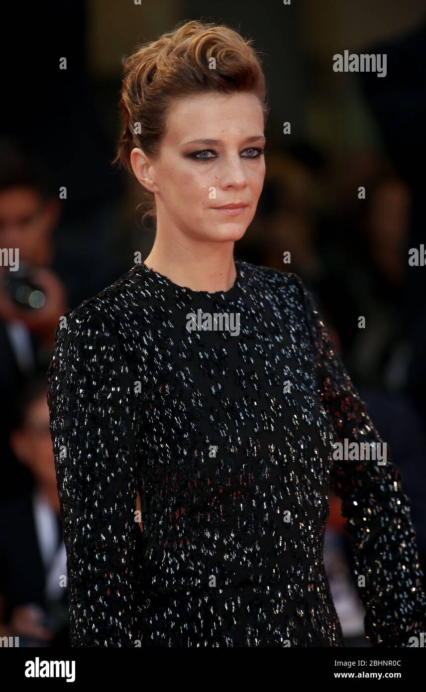 VENISE, ITALIE - SEPTEMBRE 07: Céline Sallette avance le tapis rouge devant la projection "un seul Nation un Roi" pendant le 75ème Festival du film de Venise Banque D'Images