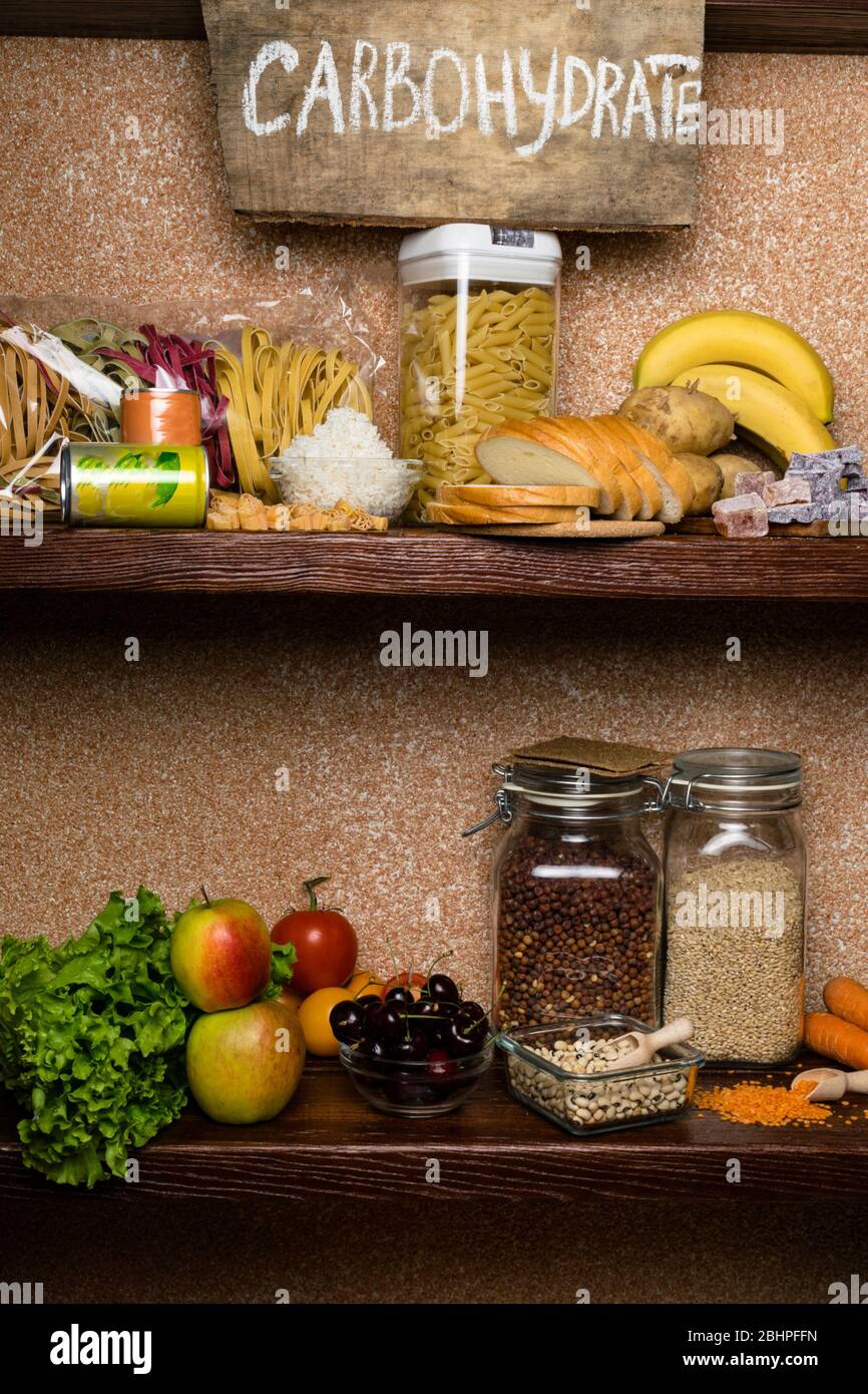 Assortiment de produits riches de glucides complexes. L'alimentation ...