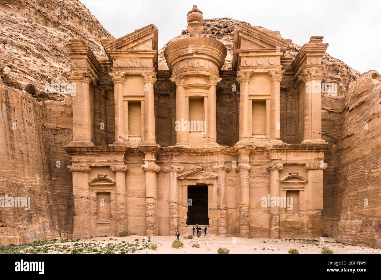 Vue de face de Ad Deir à Petra, Jordanie Banque D'Images