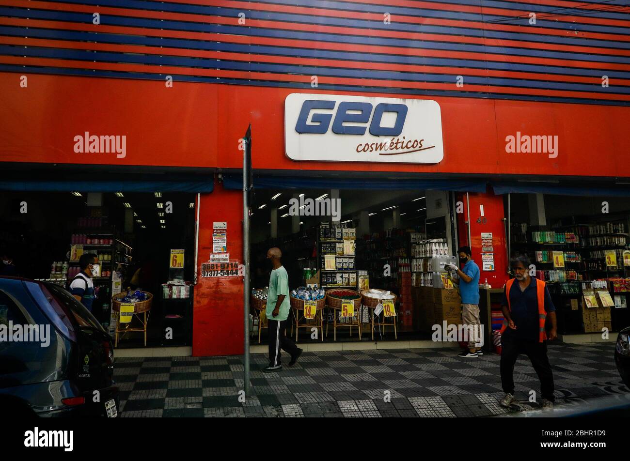 Osasco, Brésil. 27 avril 2020. 19) . La ville est la troisième dans l'État avec le plus grand nombre de décès dus à la maladie. Crédit: Aloisio Mauricio/FotoArena/Alay Live News Banque D'Images