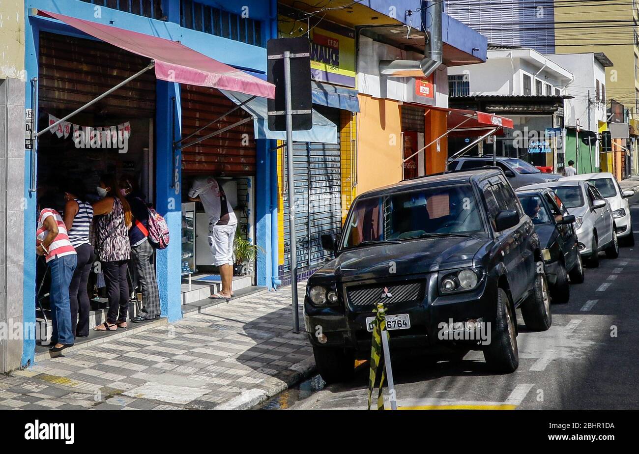 Osasco, Brésil. 27 avril 2020. 19) . La ville est la troisième dans l'État avec le plus grand nombre de décès dus à la maladie. Crédit: Aloisio Mauricio/FotoArena/Alay Live News Banque D'Images