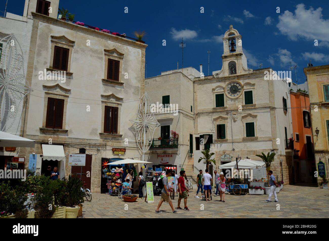 Image de la ville de Polignano a Mare dans la région des Pouilles Banque D'Images