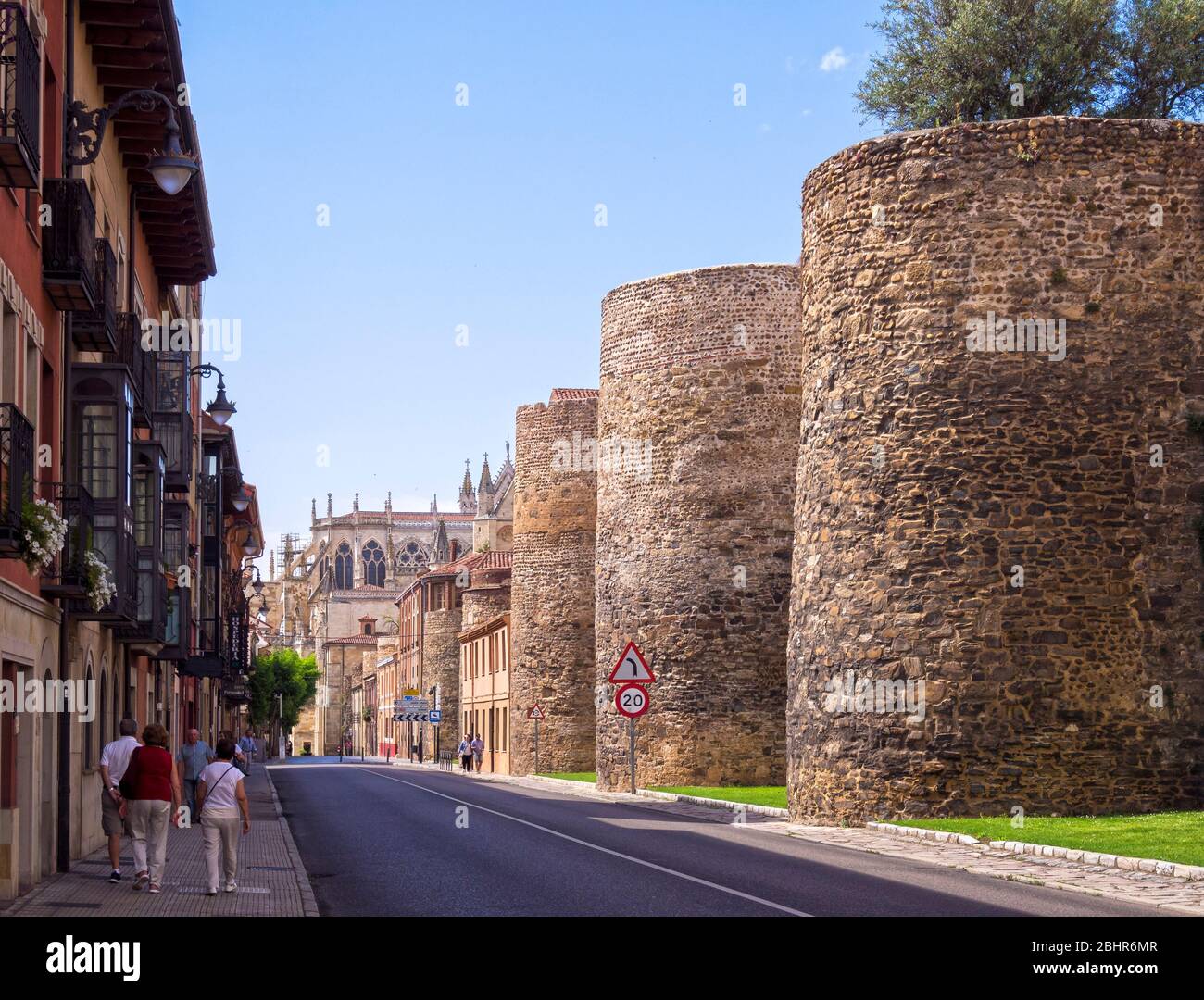 Muralla romana en l'Avenida de los Cubos. León. Castille León. España. Banque D'Images