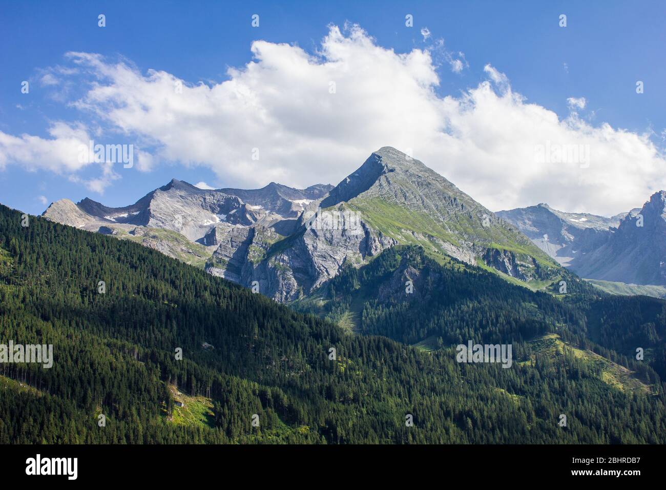 Vue sur les montagnes au-dessus de Hintertux, Tyrol Banque D'Images