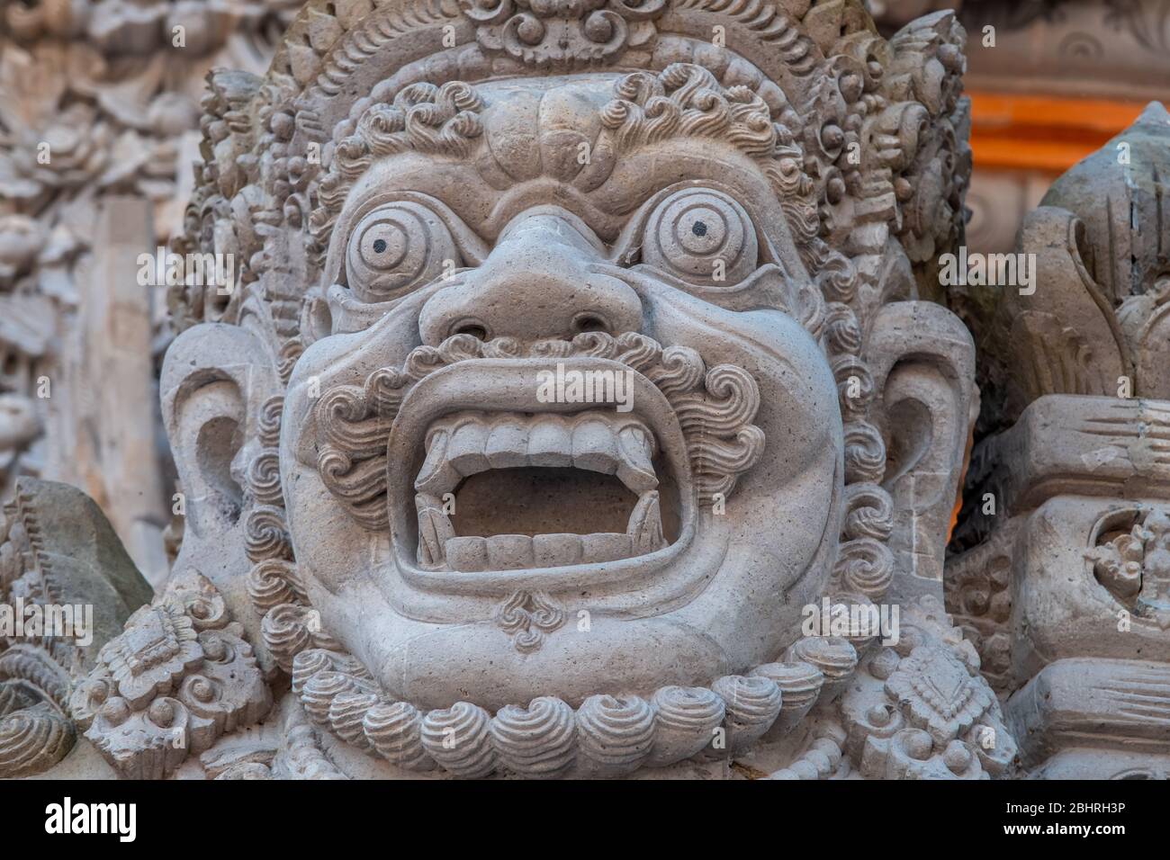 Dieu de l'hindouisme la sculpture figure dans le temple hindou de Pura Dalem à Ubud, Bali Banque D'Images