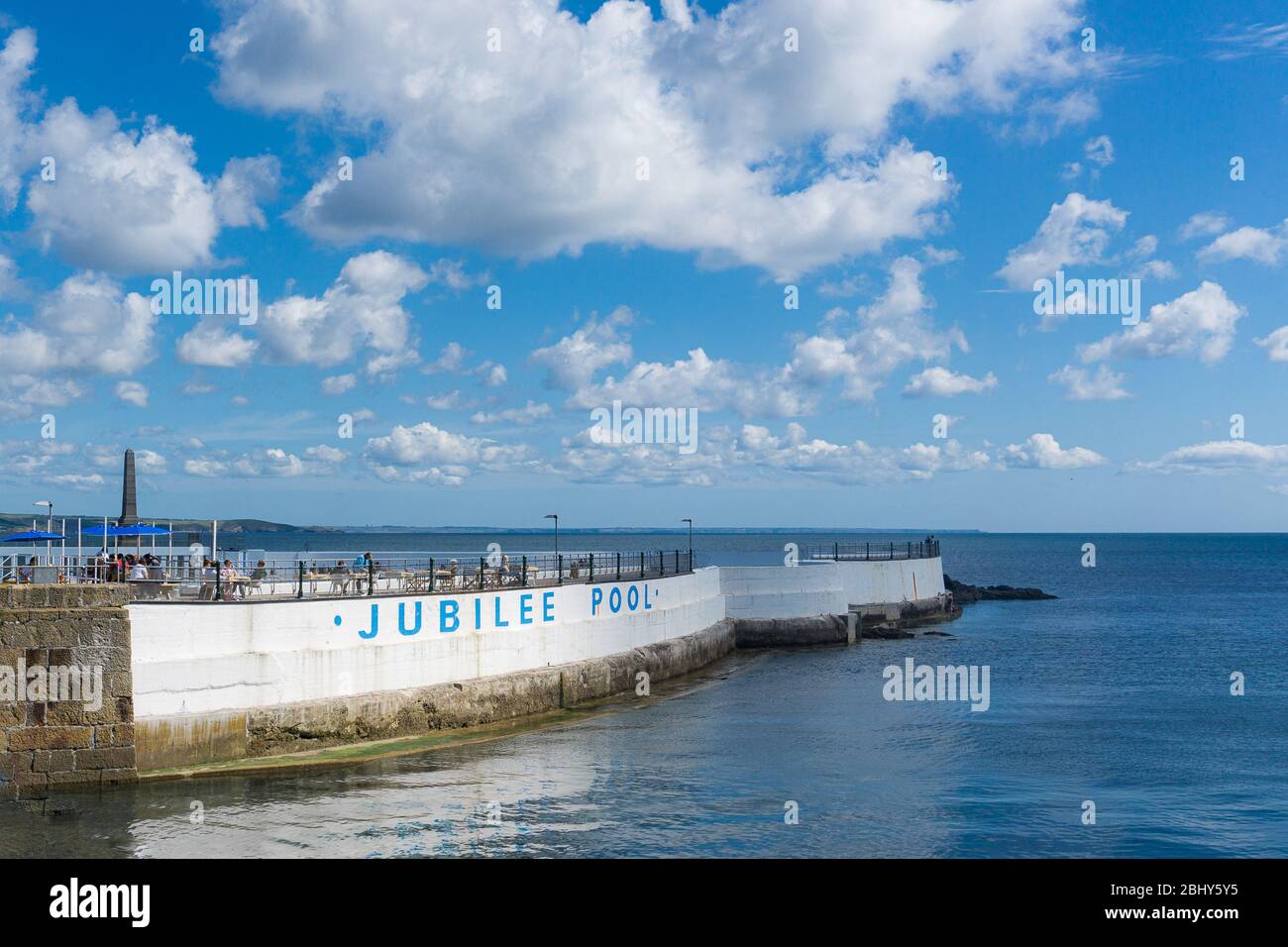 Jubilee Pool, Penzance, Cornwall, Royaume-Uni: Art déco, eau de mer rempli lido à Penzance, Cornwall Banque D'Images