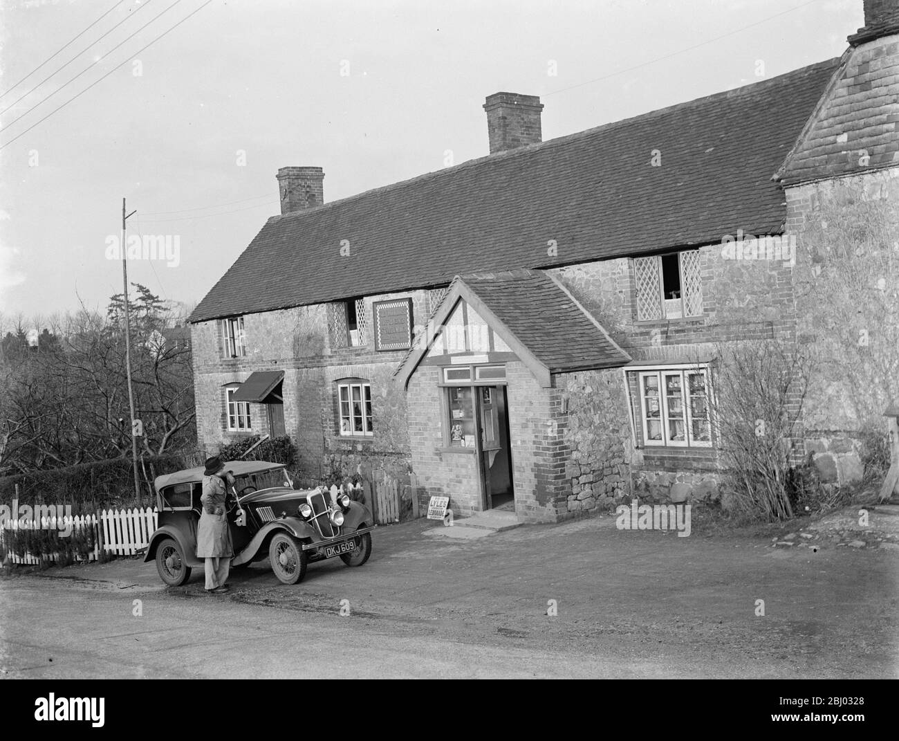 La taverne Old Work House à Ightham , Kent . - 1937 - Banque D'Images