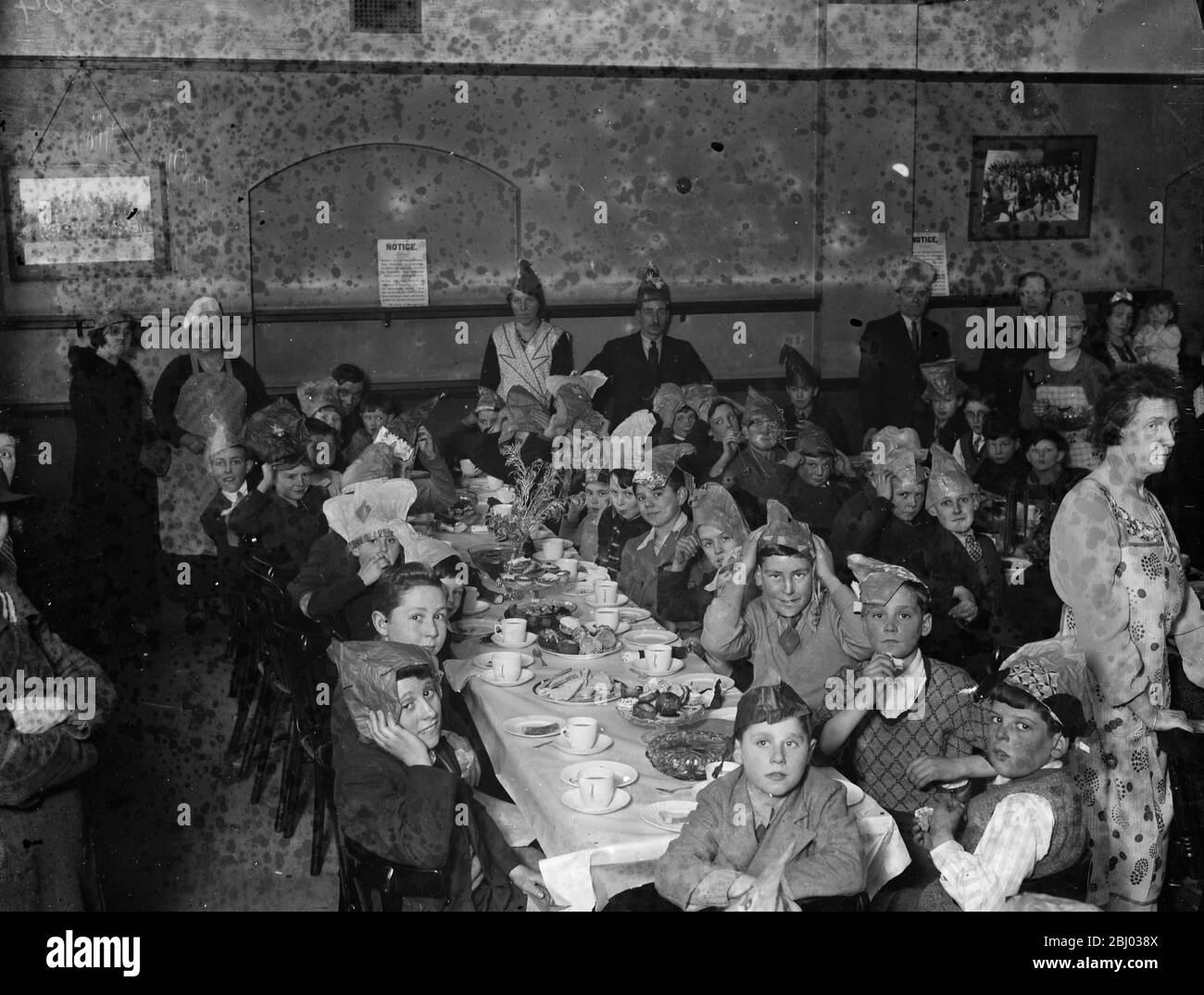 Le club des hommes de travail Sidcup tient leur parti des enfants . - 1936 Banque D'Images