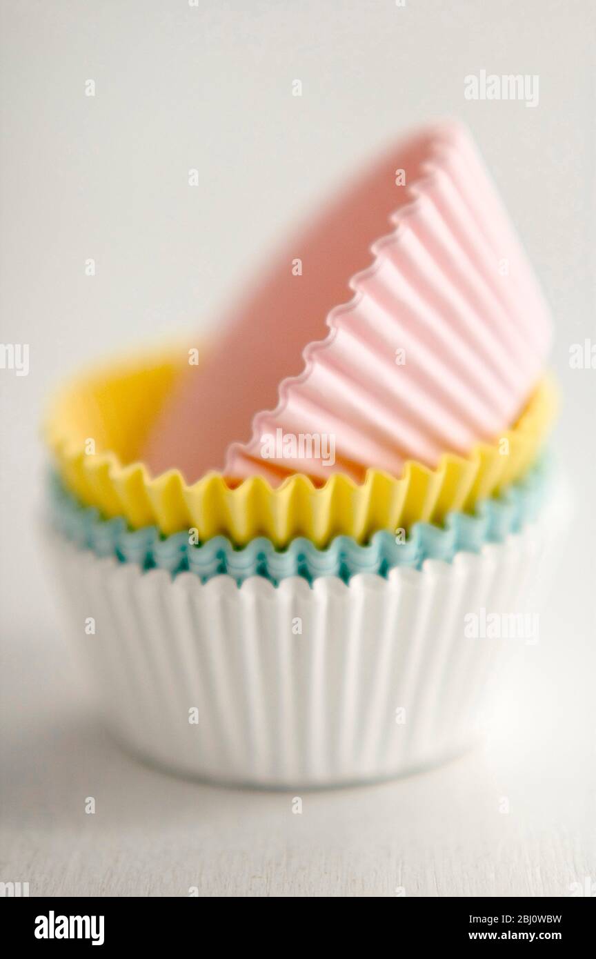 Pile de muffins aux couleurs pastel - Banque D'Images