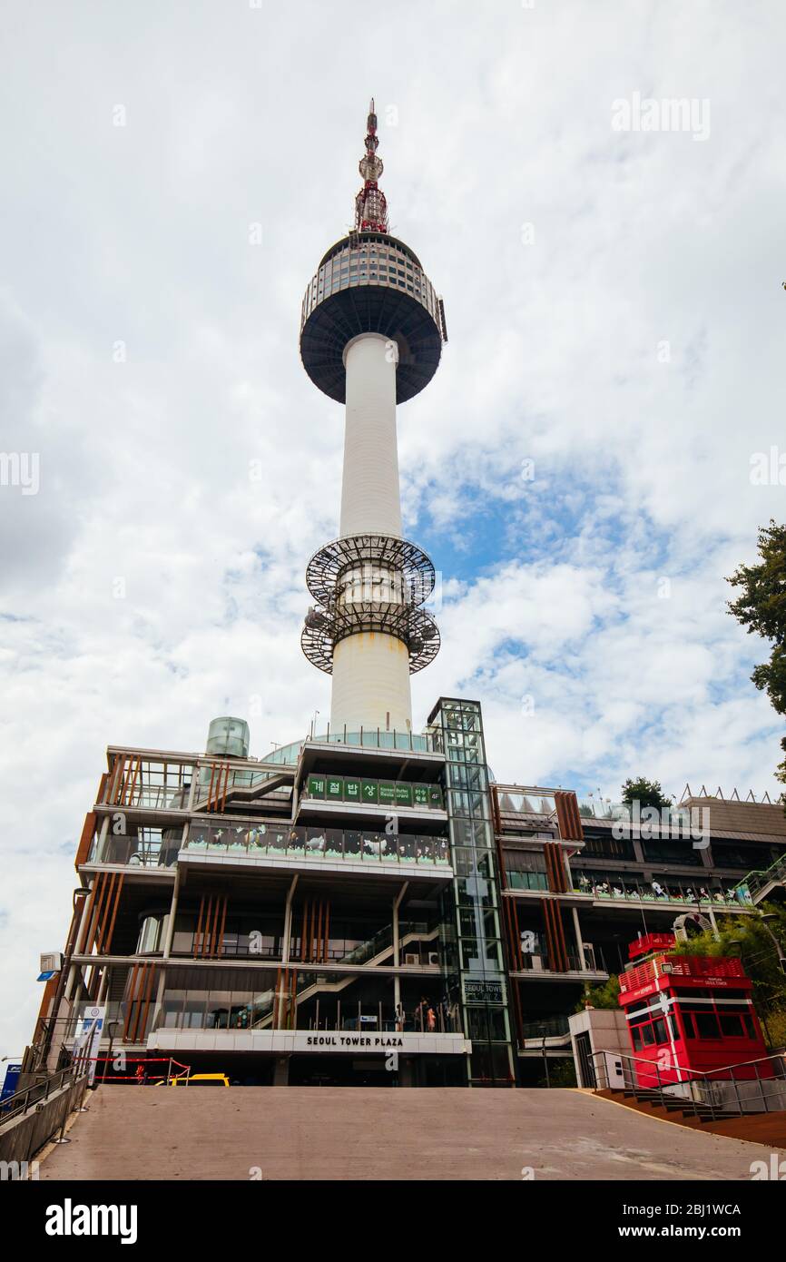 N Tour de Séoul sur la colline Namsan à Séoul, Corée du Sud Banque D'Images