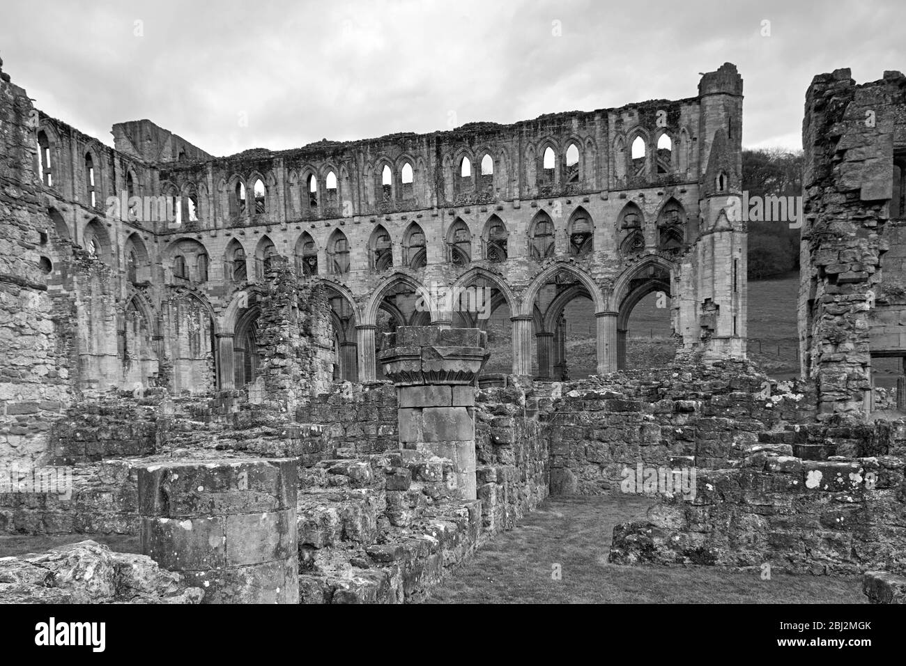 Les ruines monastiques de Rievaulx Abbey Yorkshire du Nord Banque D'Images