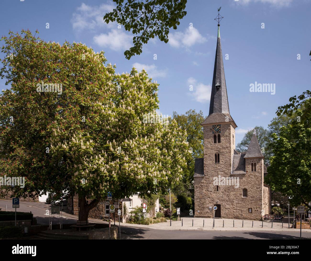 L'Église protestante de Wetter-Wengern, région de la Ruhr, Rhénanie-du-Nord-Westphalie, Allemagne. Die Evangelische Kirche in Wettern-Wengern, Ruhrgebiet, Nordrhei Banque D'Images