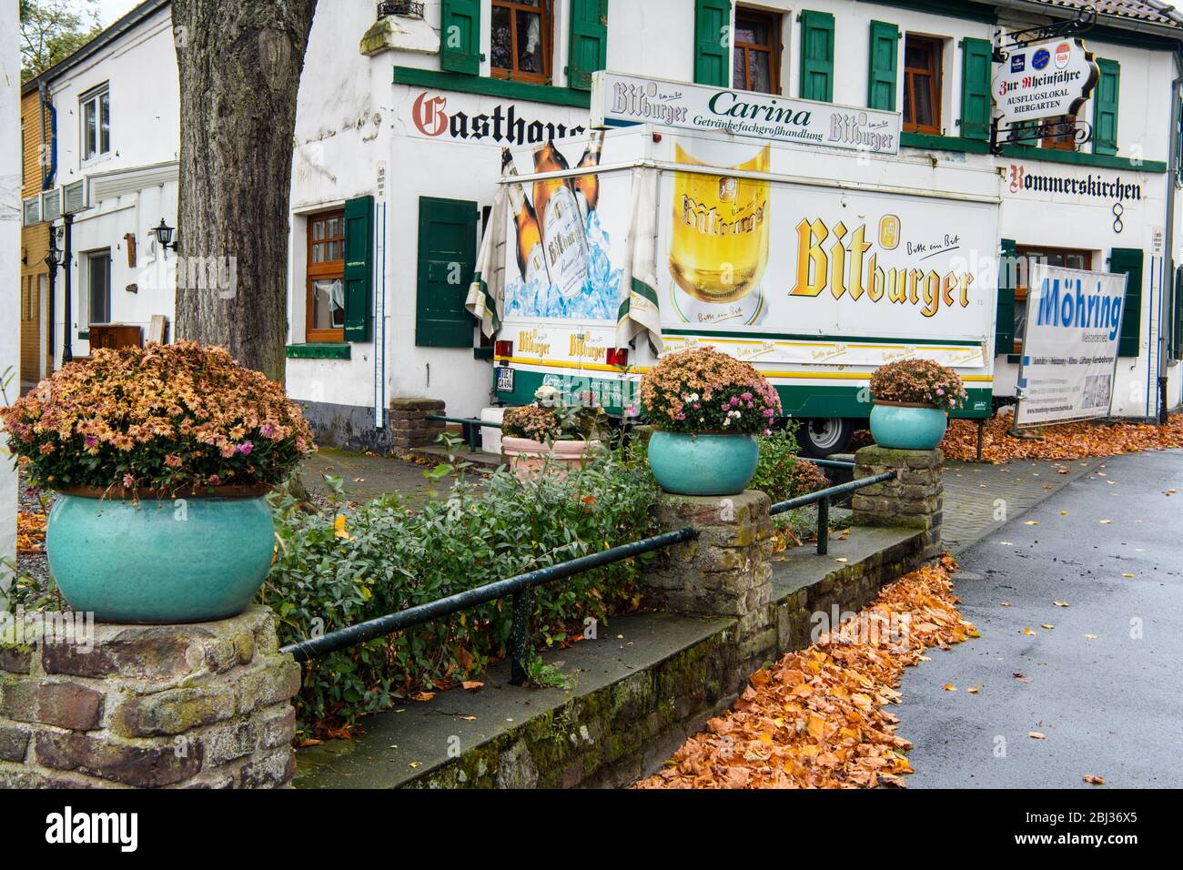 Gasthouse dans un petit towm à la fin de l'automne, Zons, Rhénanie-du-Nord-Westphalie , Allemagne Banque D'Images