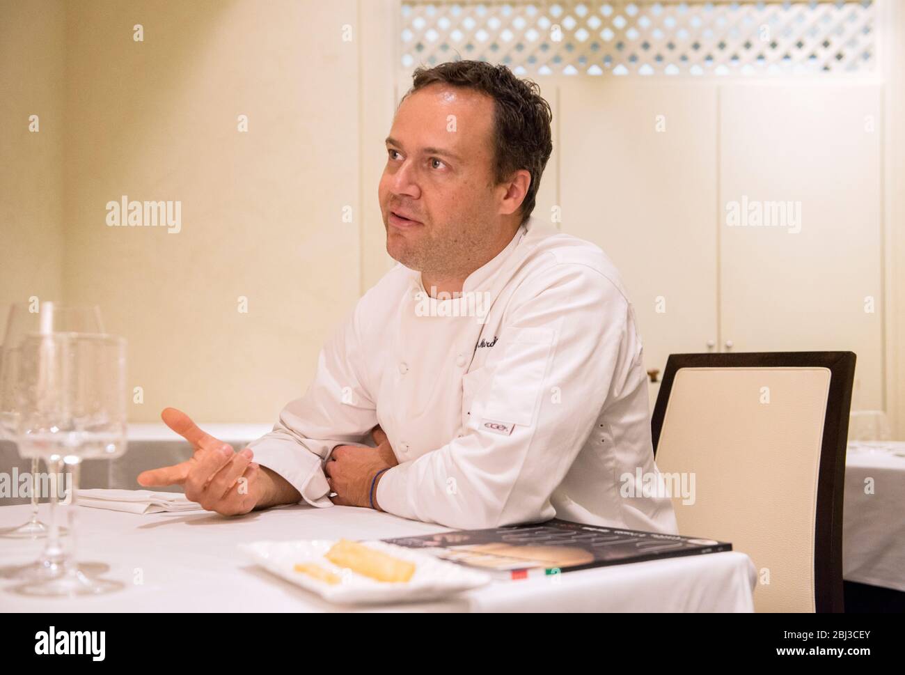 Portrait jo Luca Marchini, Chef, Restaurant l'Erba del Re, Guide Michelin 1 étoile, Modène, Emilie Romagne, Italie, Europe Banque D'Images