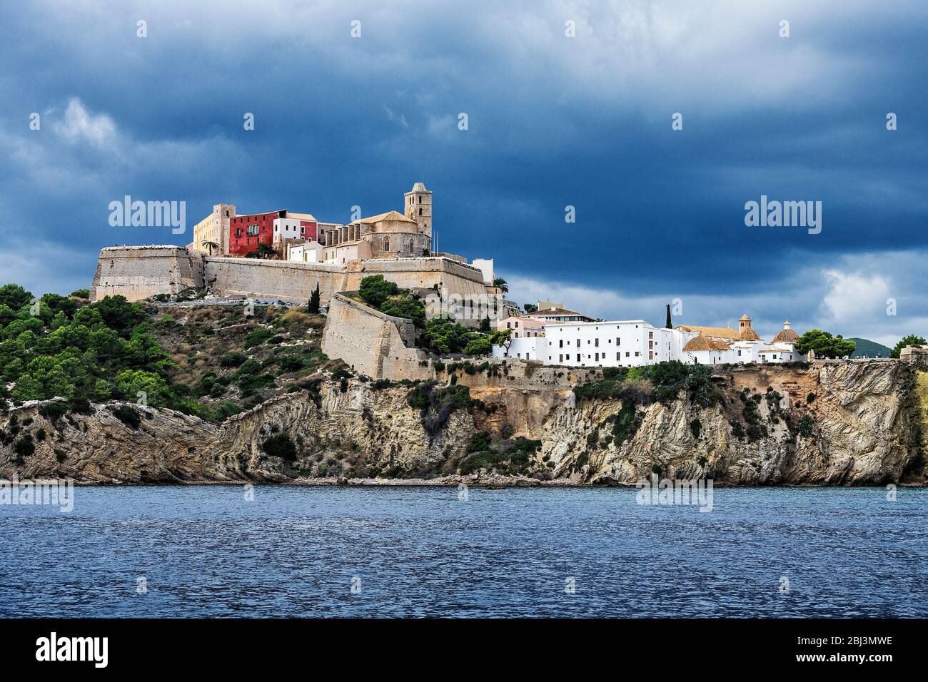 Ibiza et la cathédrale de Santa Maria d'Eivissa. Banque D'Images