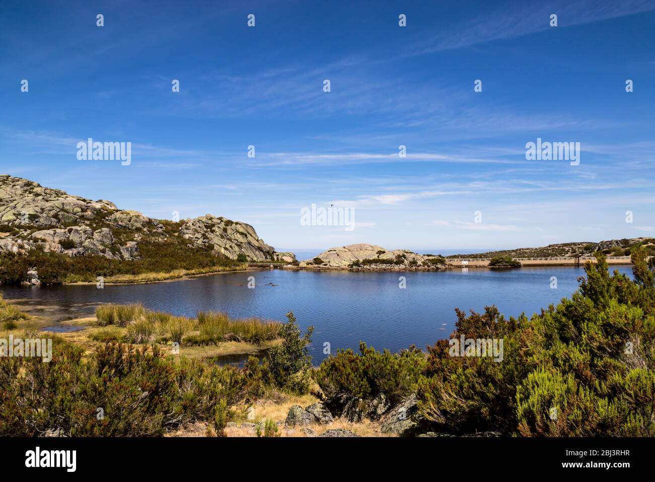 Lagoa dos Conchos est un lagon artificiel, intégré dans le système hydroélectrique de cette montagne, célèbre à cause de son entonnoir. Banque D'Images