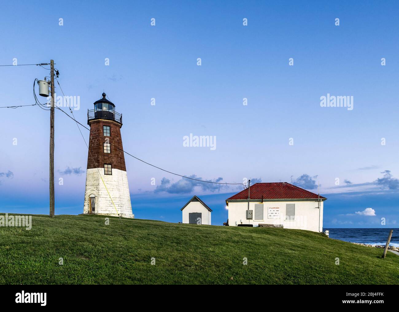 Phare de Judith point et station de la Garde côtière. Banque D'Images