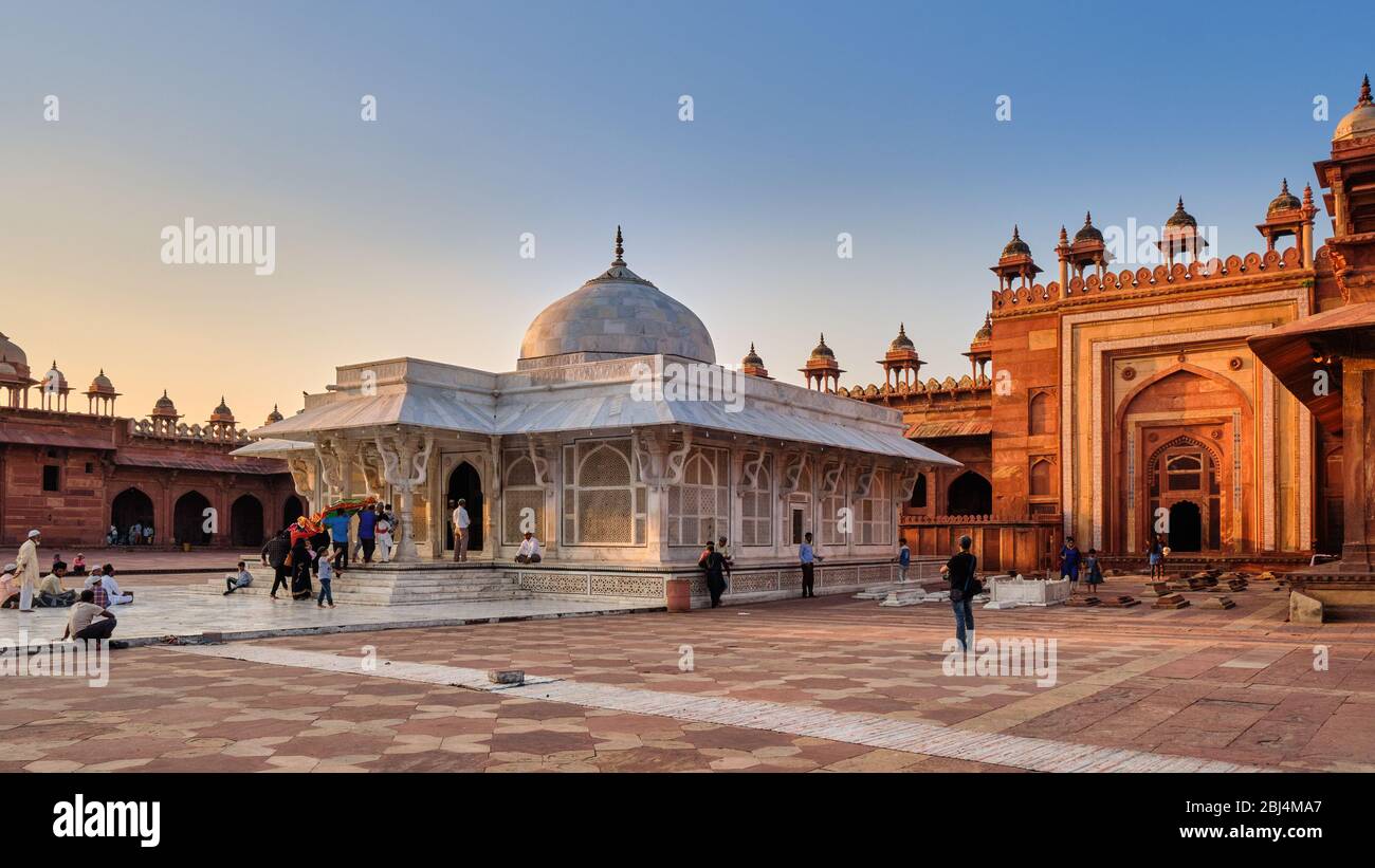 Agra, Uttar Pradesh / Inde - 5 octobre 2019: Tombe de Salim Chishti à Fatehpur Sikri, ancienne capitale de l'Empire Mughal et du patrimoine mondial de l'UNESCO Banque D'Images