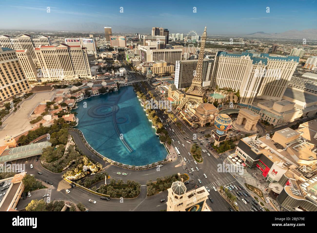 Las Vegas, États-Unis - 18 février 2018 : Las Vegas, dans le désert de Mojave, est une ville de villégiature réputée pour sa vie nocturne animée, centrée sur le monde Banque D'Images
