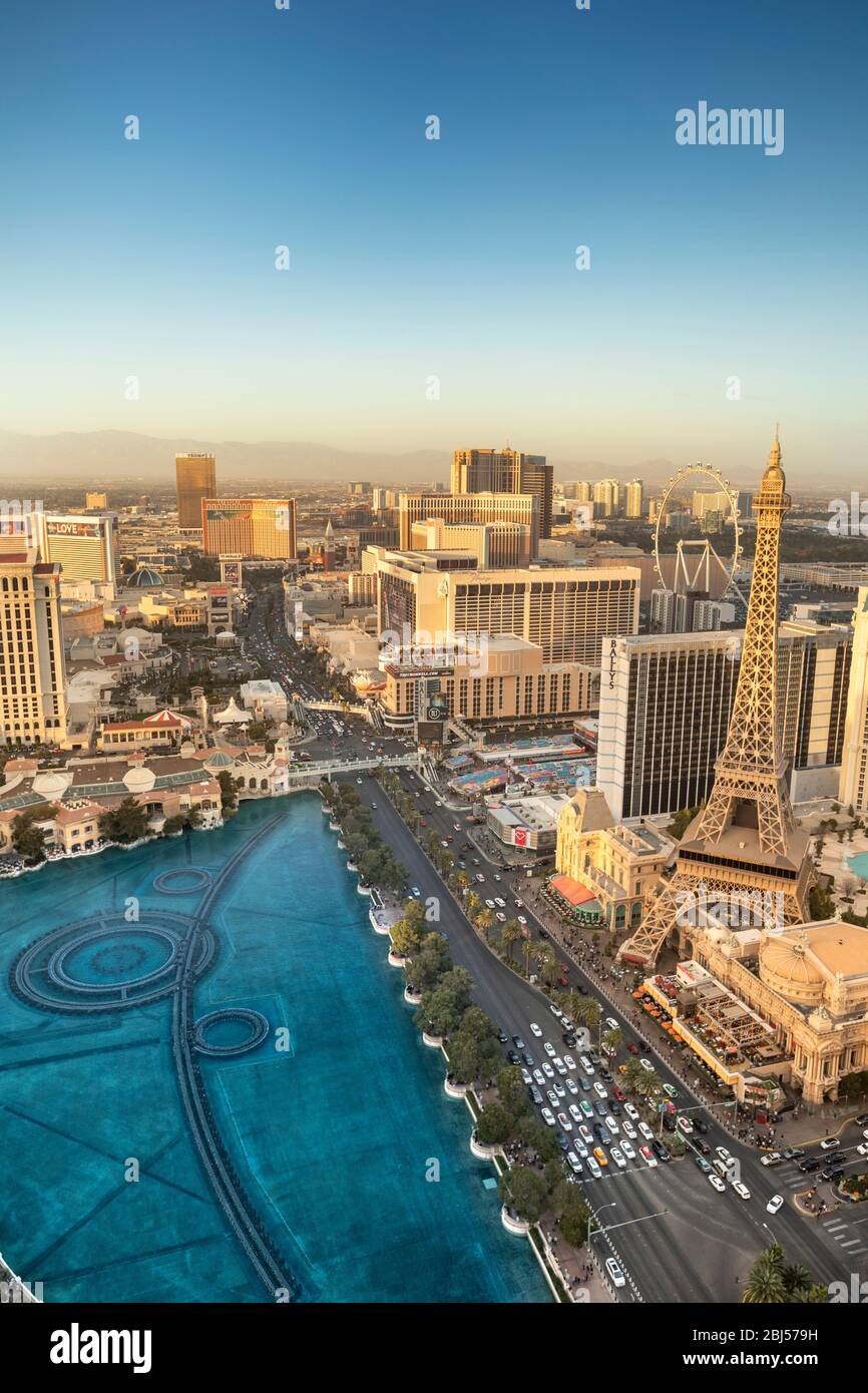 Las Vegas, États-Unis - 18 février 2018 : Las Vegas, dans le désert de Mojave, est une ville de villégiature réputée pour sa vie nocturne animée, centrée sur le monde Banque D'Images