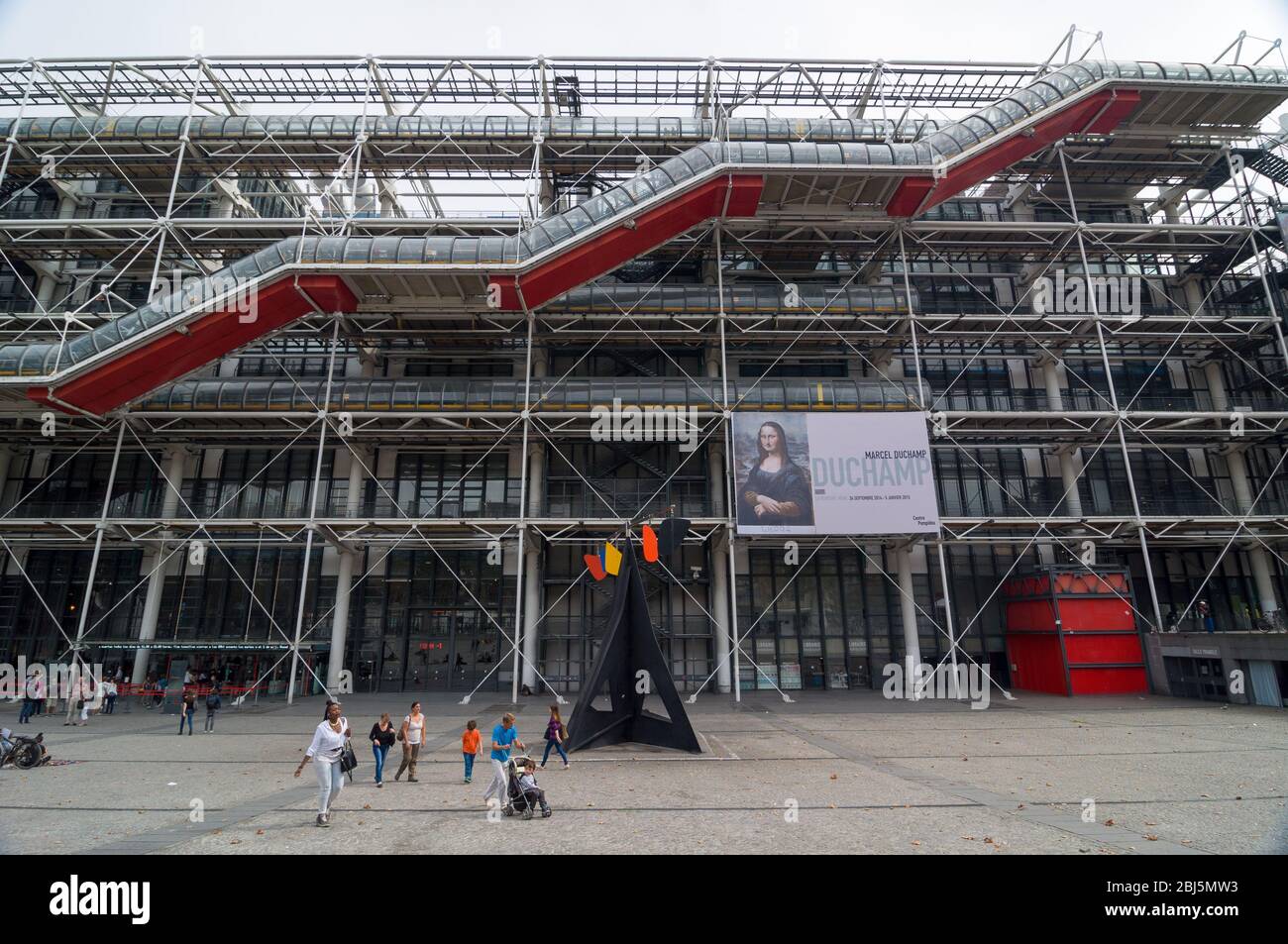 PARIS - 17 SEPTEMBRE 2014 : façade du Centre Georges Pompidou à Paris, France. Le Centre de Georges Pompidou est l'un des musées les plus célèbres de Banque D'Images